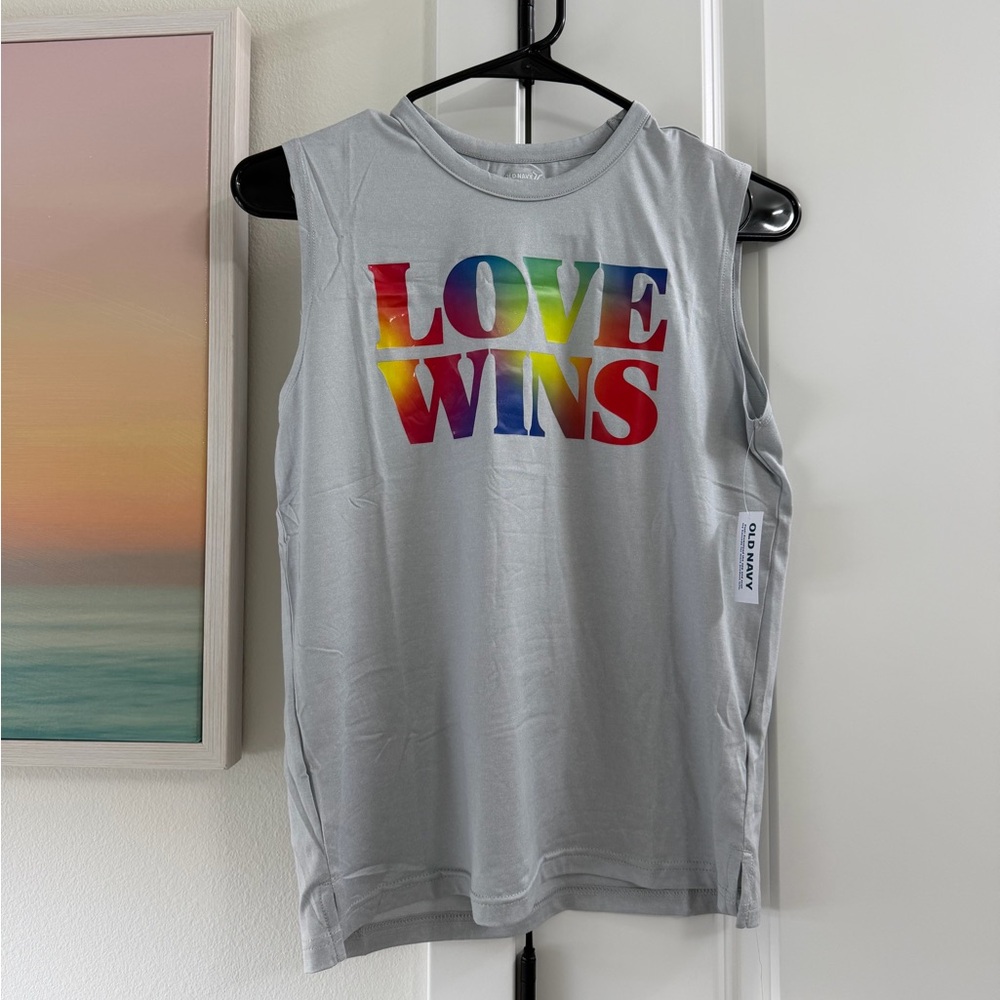 NWT Old Navy Gray 'Love Wins' Sleeveless Top